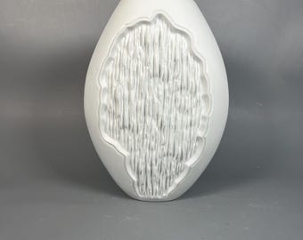 Vase AK Kaiser Bisque Porcelain Shape White 1970s Op Art Relief Decor