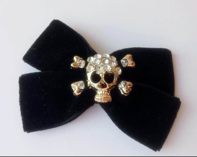 Gothic Bow velvet cat collar. Accessory for men or women.Gothic bow-tia.Kitten collar. Bow cat collar. Gothic cat collar. Velvet collar.