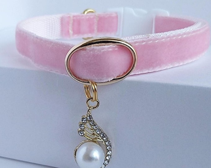 Pearl Velvet Cat Collar/Collar with charm Pearl pendant/Soft pink Plush Cat and Dog Collar with Decorations/ breakaway/non-breakable buckle