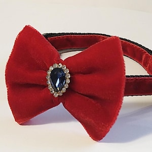 Cat collar-Red velvet.Bow tie.Kitten collar.Cat collar.Puppy collar.Dog collar.Collars cats.Breakaway/Non-Breakaway