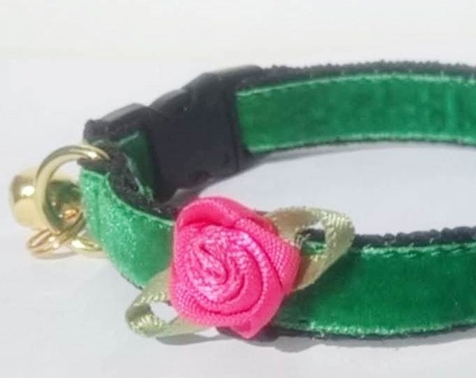 Green Velvet cat collar.Cat collar.Kitten collar.Puppy collar.Chihuahua collar.Dog collar.Bell pets. Breakaway or Non-Breakaway buckle