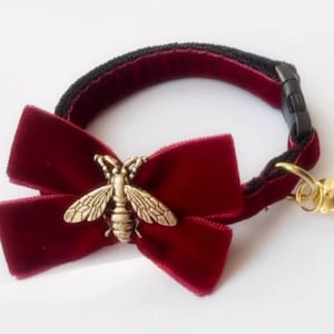Velvet Cat Collar with Bow Tie: Gothic Kitten/Puppy Collar, Adjustable