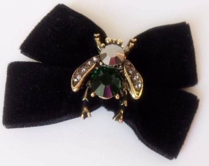 Bow-tie with a fly.Bow puppy.cat. сollar kitten. Bow velvet for a cat collar . Black velvet bow tie decorated with rhinestone brooch.