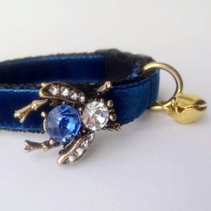 Luxury collar with a fly.Cat collar.Dog collar.Velvet cat collar.Cat collar rhinestones.Girl cat collar.Boy cat collar.Puppy,Kitten collar.