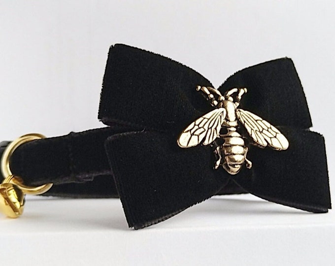 Luxury black velvet cat collar Bow tie.Cat collar.Kitten collar.Puppy collar.Breakaway/Non-Breakaway.Gothic Bow tie.Chihuahua. Collars cats