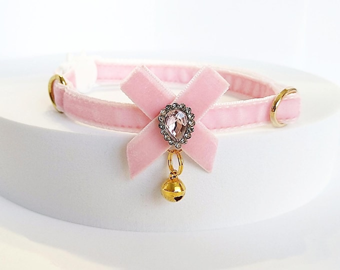 Light pink cat collar with small pointed bow and pink crystal teardrop/Velvet Collar cat and small dog with bell/Non-Breakaway or Breakaway