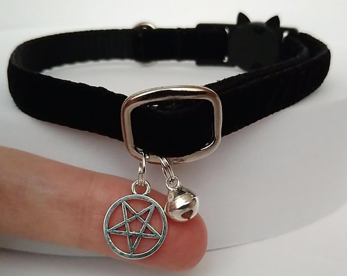 Pentagram cat collar: Gothic black velvet,Halloween locket,esoteric mystical talisman. Breakaway/Non-Breakaway