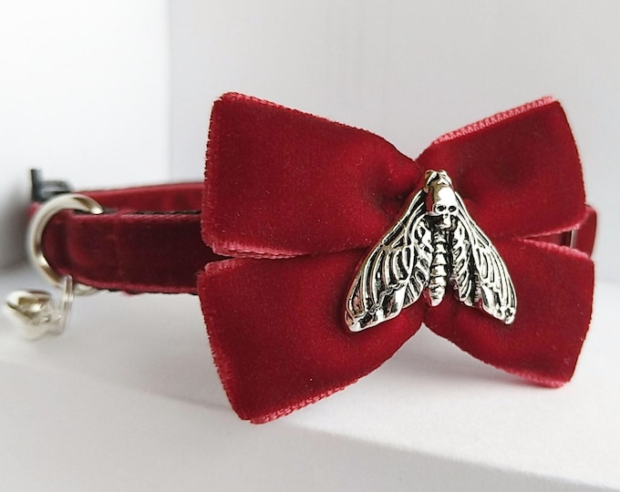 Moth dead head cat collar/Burgundy Gothic cat collar/Dog collar/Goth punk cat collar/Velvet Gothic bow collar/Breakaway/Non-Breakaway..