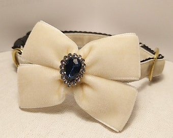 Ivory velvet cat collar/Cat bow blue Crystal/Kitten collar/Cat collar/mini Dog collar/Collar with rhinestones/Non-Breakaway/Breakaway