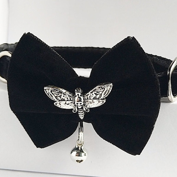 Moth dead head.Gothic cat collar.Cat collar.Kitten collar.Collar Bow tie.Collars cat.Chihuahua collar.Breakaway.