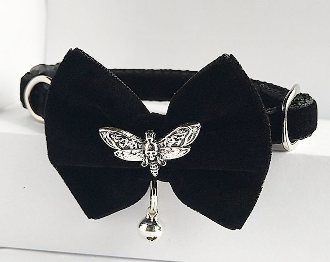 Moth dead head.Gothic cat collar.Cat collar.Kitten collar.Collar Bow tie.Collars cat.Chihuahua collar.Breakaway.