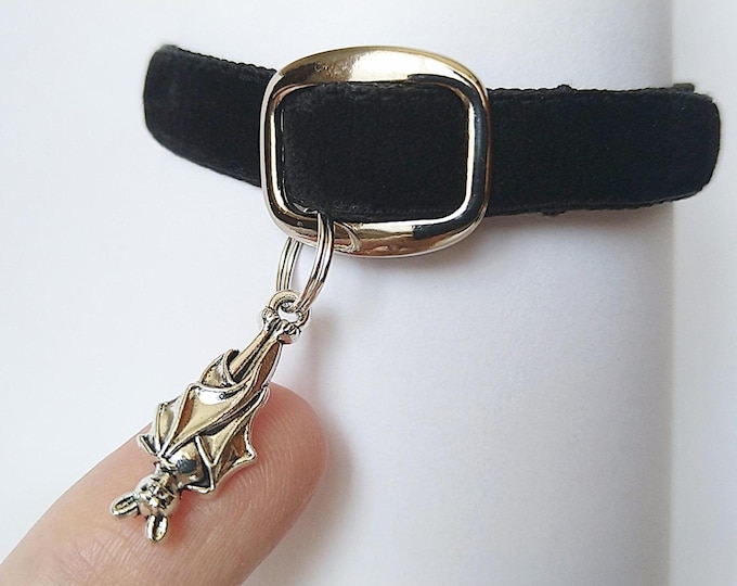 Vampire Bat - cat collar/black velvet collar/Halloween cat collar/esoteric collar/Dog Gothic collar/Cat collar Breakaway/Non-Breakaway.