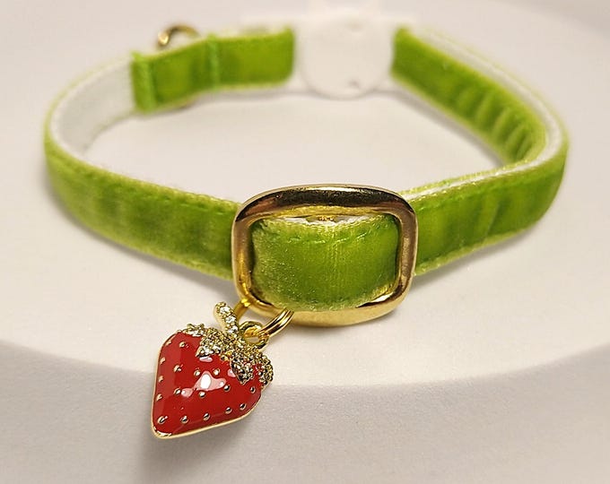 Cat collar -Strawberry medallion with crystal /Cat collar with charm/pet locket/velvet Mini dog and cat collar/Non-Breakaway/Breakaway