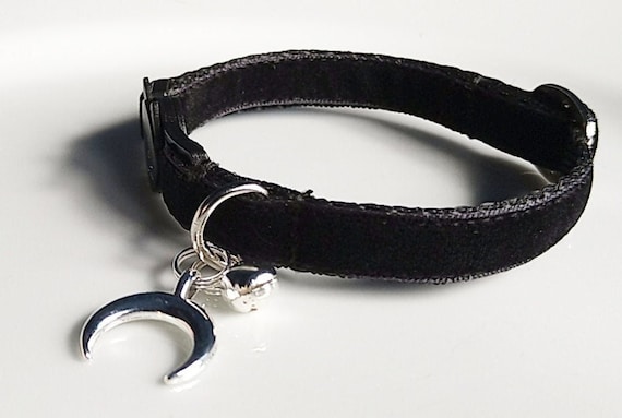 Crescent moon cat collar hotsell