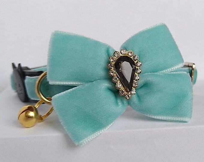 Cat collar - Menthol velvet with Bow/Collar with crystal/Plush cat collar/Mini dog collar/Collar with rhinestones/ Breakaway/Non-Breakaway