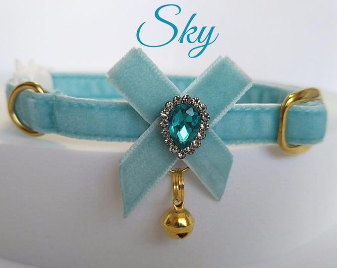 Sky cat collar with small pointed bow and blue crystal teardrop/Velvet Collar cat and small dog with bell/Non-Breakaway or Breakaway