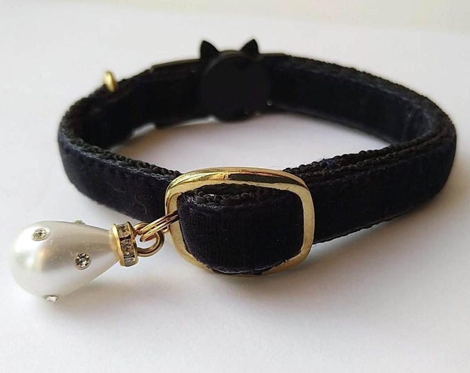 Cat collar with pearl.Puppy collar. Velvet cat collar. Kitten collar. Chihuahua collar. Mini dog collar. Non-Breakaway/Breakaway