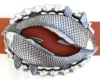 Cinturón con hebilla, Piscis, Hecho a mano, Cuero 100%, Baño de plata, Complemento de moda, Para él y para ella, Popelin, Barcelona.
