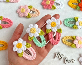 Handmade crochet hair clips, Daisy flower clip, Knitted hair clip, Girls Snap clip, Baby Hair clip, Crochet Chamomile clip, Baby barrettes