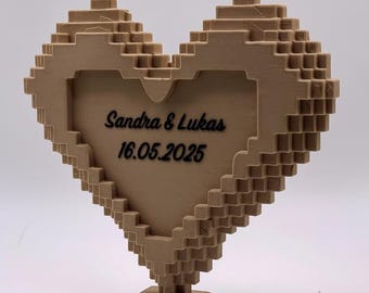 Coeur décoratif personnalisé ''Pixel'' sur support, coeur en bois personnalisé avec nom