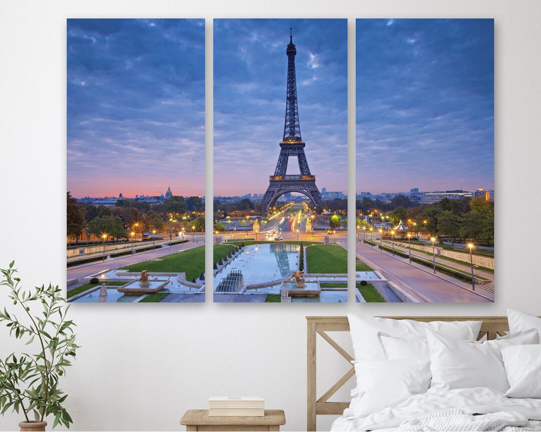 Canvas Print Eiffel Tower in Paris, Night View of Eiffel Tower Canvas