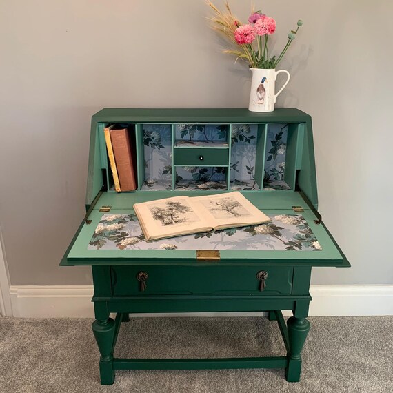 Upcycled 2024 bureau desk