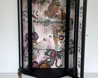 Art Deco Tiger Drinks Cabinet – Vintage Black and Gold Display