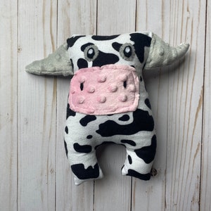 Stuffed cow\ plush cow\flannel cow\ plushie cow\ soft stuffed cow\ cow gift\ stuffed animal\ plushie\ baby gift\black and white cow