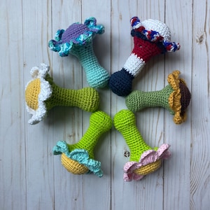 Baby-Rassel Blumen-Rassel Oster-Rassel Baby-Geschenk Baby-Dusche-Geschenk Baby Accessoire Kleinkind-Geschenk