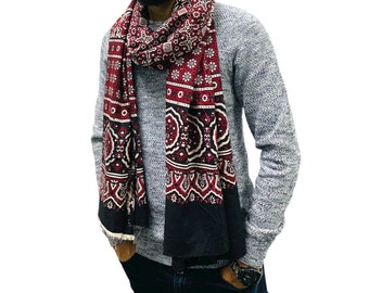 Sciarpa Ajrak in cotone stampato a blocchi: avvolgente per il