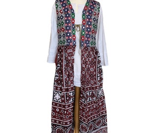 Cárdigan de algodón bordado Ajrak: estilo bohemio, talla mediana