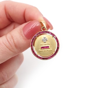 Rare Augis halo ruby Love medal in 18k gold, French vintage pendant, sentimental medal by Augis | Maison Mohs