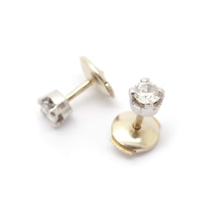 Platinum diamond stud earrings in white gold 18k and platinum, brilliant cut diamond, Vintage jewelry, circa 1960/1980 | Maison Mohs