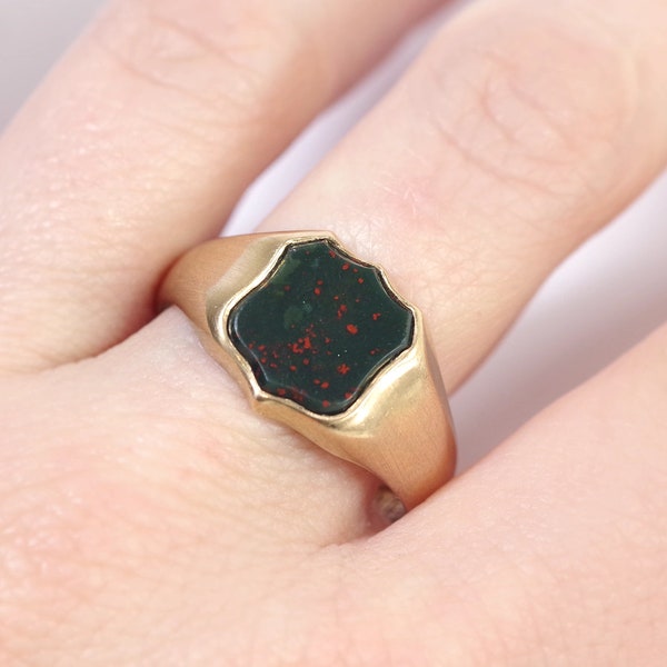 Antique bloodstone signet ring in 18k gold, Ring for men, Heliotrop jasper, signet ring, ring for men  | Maison Mohs