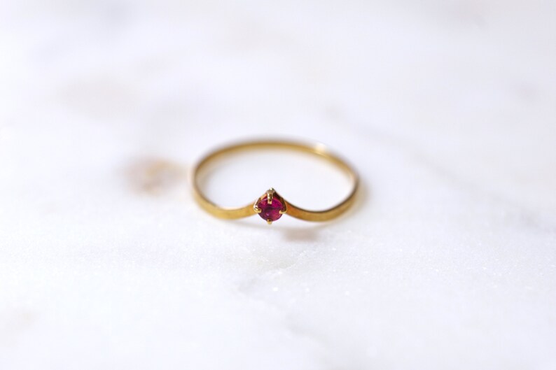 Pointy yellow gold 18k vintage ring with ruby The Daily Jewellery wedding band engagement ring