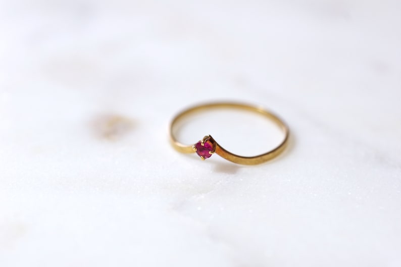 Pointy yellow gold 18k vintage ring with ruby The Daily Jewellery wedding band engagement ring