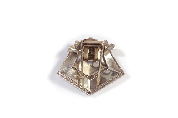 Diamond Art Deco clip brooch in platinum and 18k … - image 6