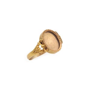 French Victorian sentimental locket ring in 18k gold, French hallmarks, Napoleon III, Antique ring | Maison Mohs