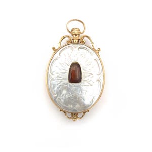 Antique reliquary locket pendant in 18k rose gold, religious pendant, secret locket, St Jerome, mother of pearl, carnelian | Maison Mohs