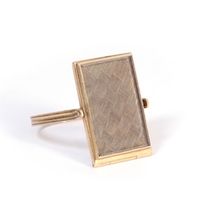 Georgian sentimental swivel ring in 18k gold, swivel gold ring, braided hair ring, georgian ring, antique jewelry | Maison Mohs