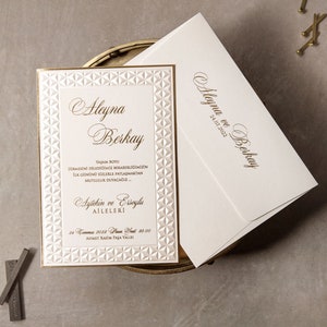 Invito di nozze moderno semplice, nomi stampati in lamina d'oro su busta personalizzata, biglietto di nozze in rilievo, invito di fidanzamento, invito di matrimonio