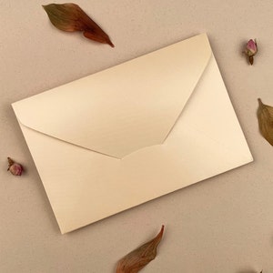 Sobres de invitación de 4,92" x 7,28" en colores blanco roto, negro, verde oscuro, kraft y crema brillante (125 mm x 185 mm), 210 g/m², alta calidad