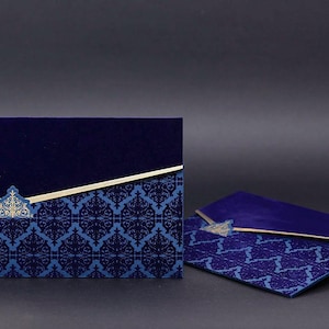 Marineblauwe fluwelen huwelijksuitnodiging, groot, elegant, dik, duurste, luxe high-end goudfolie boekdruk gedrukte trouwkaart