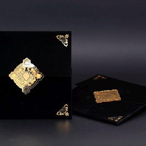 Zwart en goud fluwelen huwelijksuitnodiging, vierkant, elegant, dik, duurste, luxe high-end goudfolie boekdruk gedrukte trouwkaart