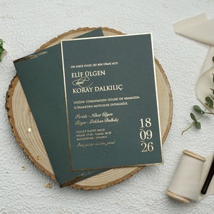 Grüne und goldene Hochzeitseinladung, Gold detaillierte grüne Umschläge, Goldfolie Letterpress gedruckte gerahmte grüne Hochzeitskarte