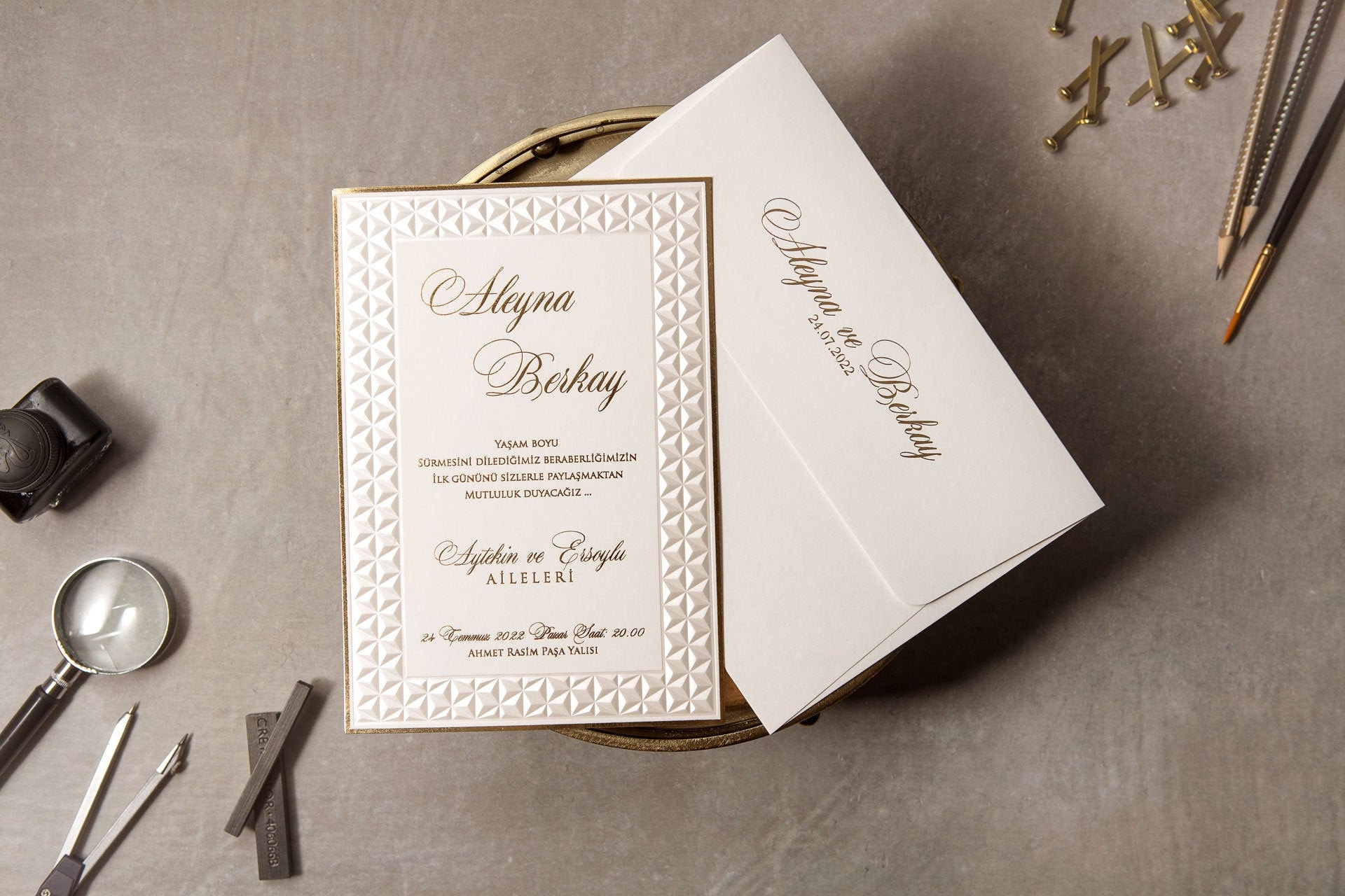 simple-modern-wedding-invitation-names-gold-foil-printed-custom