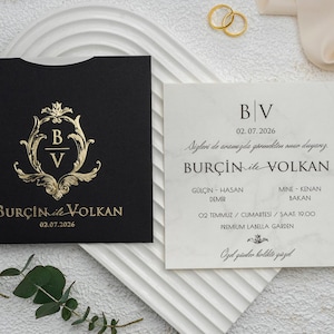 Schwarzes Gold und weiße Hochzeitseinladung, Goldfolie Letterpress schwarze Taschenumschläge, weiße Hochzeitskarte mit Marmormuster