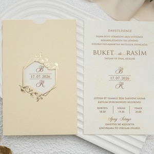 Goedkope huwelijksuitnodiging, ivoorkleurige zakenvelop, kaart met marmerpatroon, unieke, elegante, eenvoudige trouwkaart