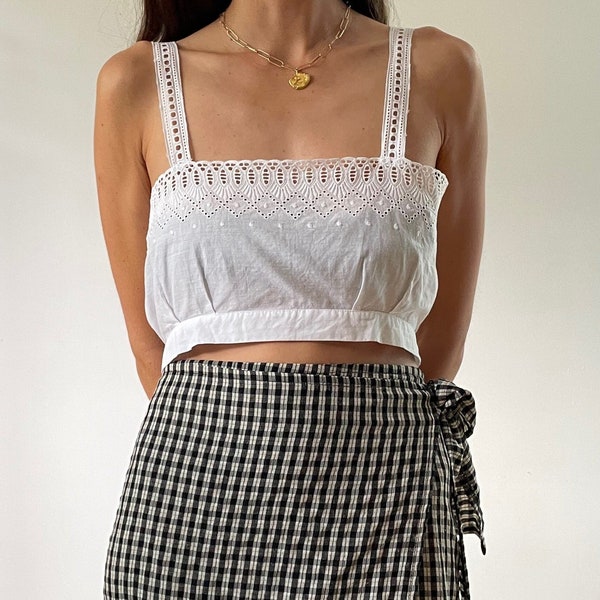 Vintage White Embroidered Cotton Crop Top Size S