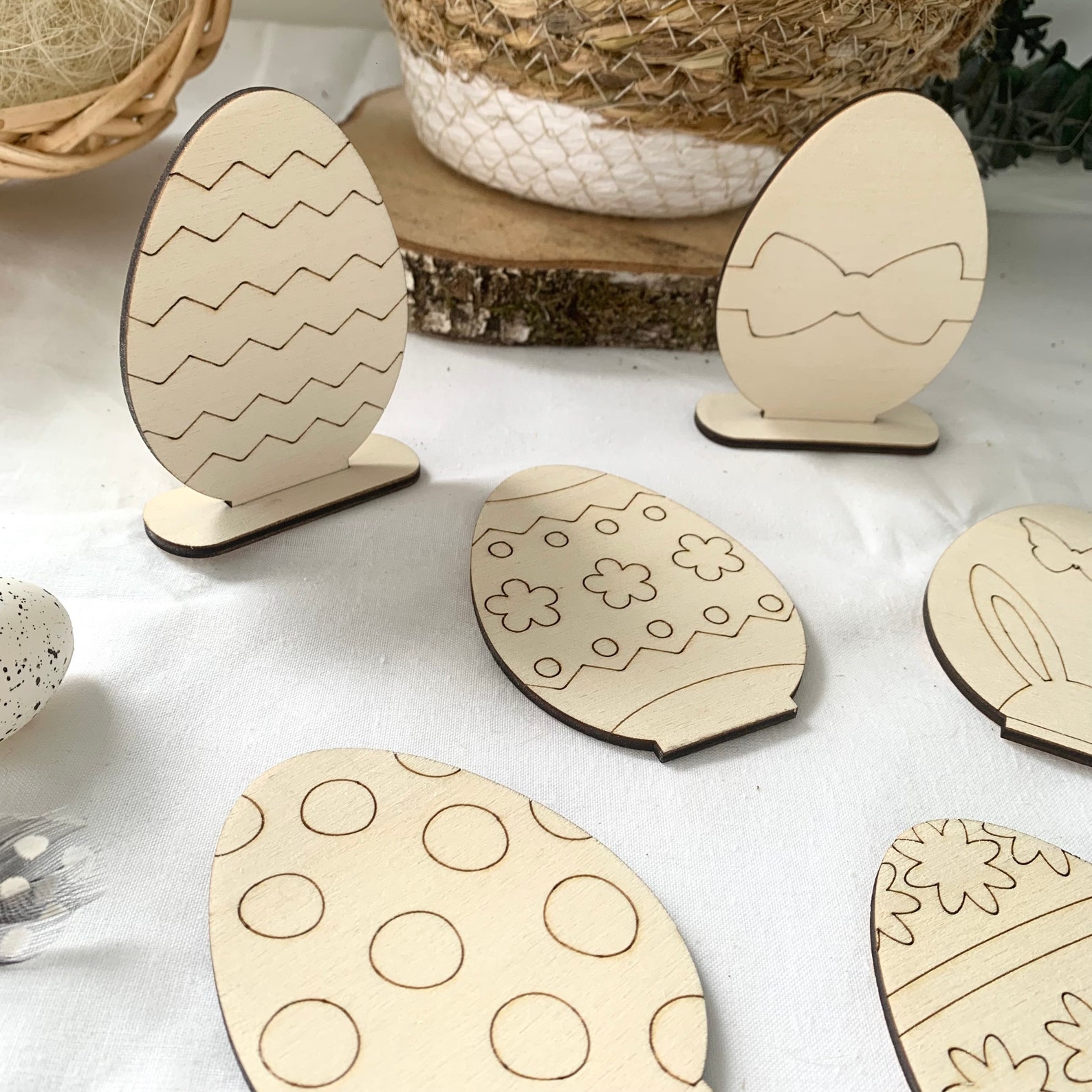 œufs En Bois 9x7 Cm Peinture Pinceaux BOFUNX 24pcs Décoration De Pâques à Peindre Pendentif Oeufs En Bois à Colorier Avec Peinture Pinceau Yeux Amovible Pigment Pompoms Corde Loisir Creatif Artisanat DIY